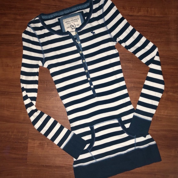 Abercrombie & Fitch Tops - ✖️ SOLD ✖️ NWOT - Abercrombie & Fitch Henley